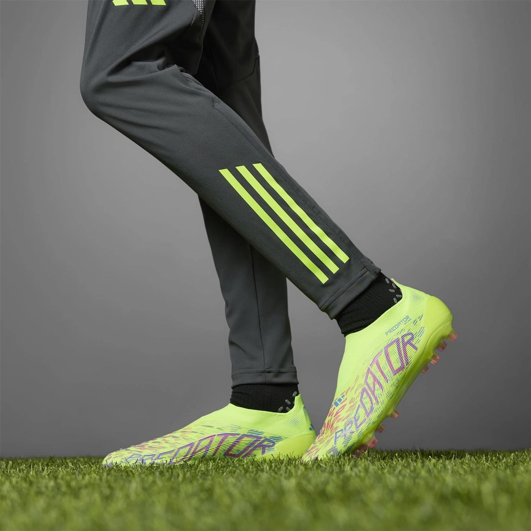 adidas Predator Elite Laceless Firm Ground Football Boots - Image 27