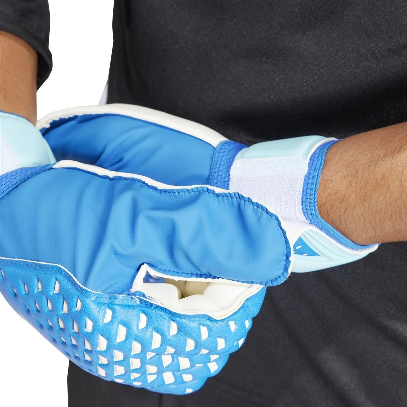 adidas Predator Training Goalkeeper Gloves Adults - Image 80