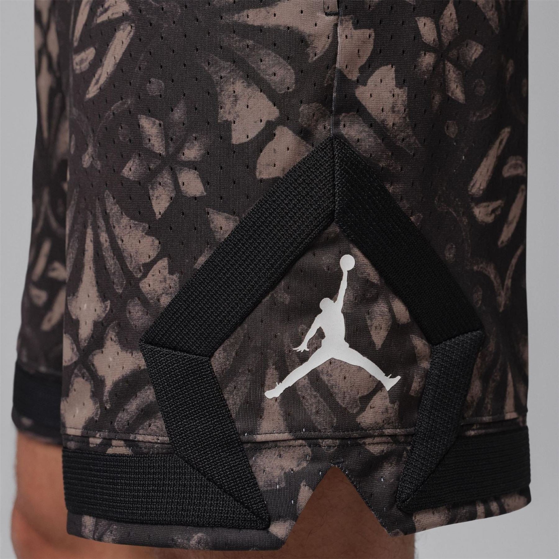 Air Jordan Woven Tracksuit Shorts - Image 5
