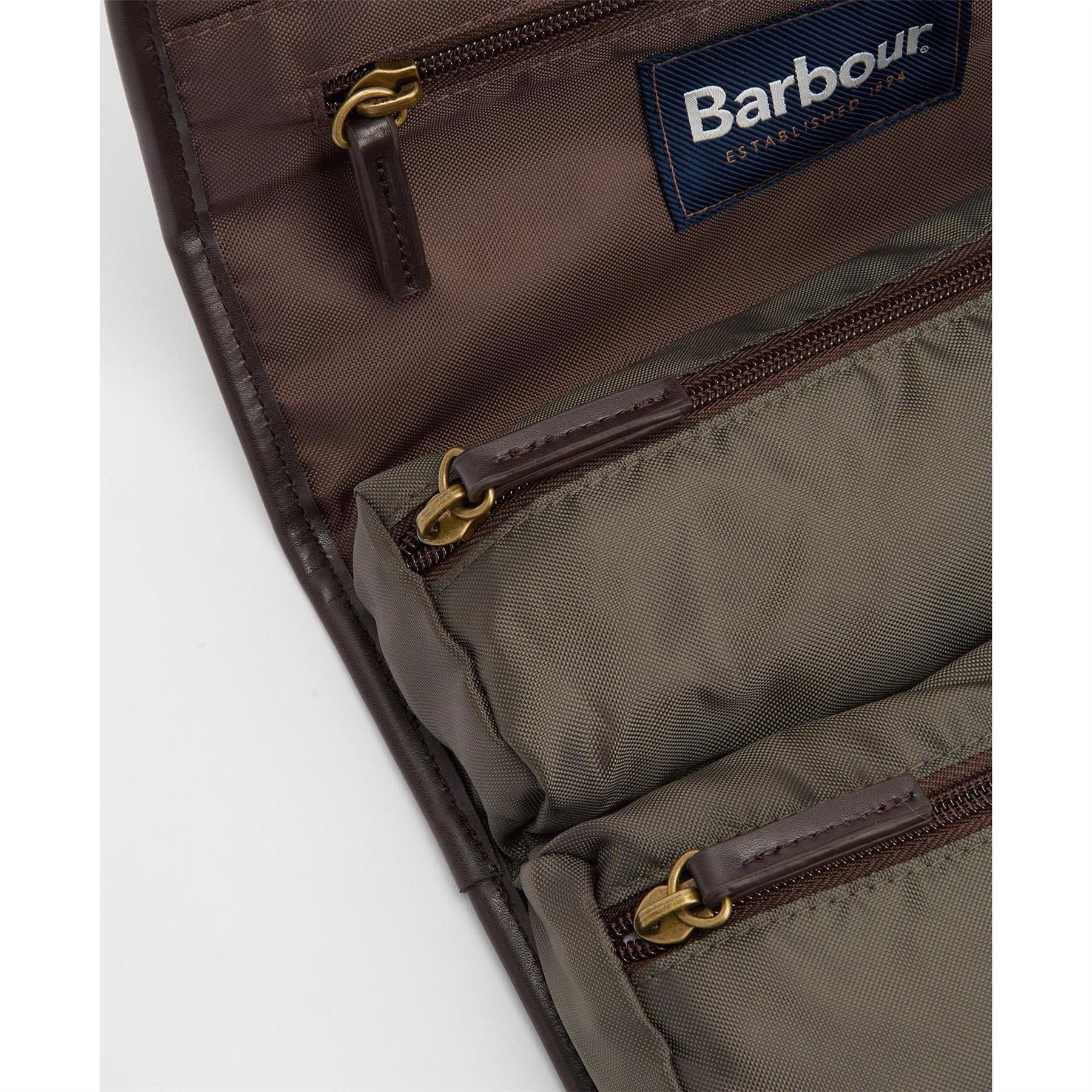 Barbour Hanging Washbag - Image 5