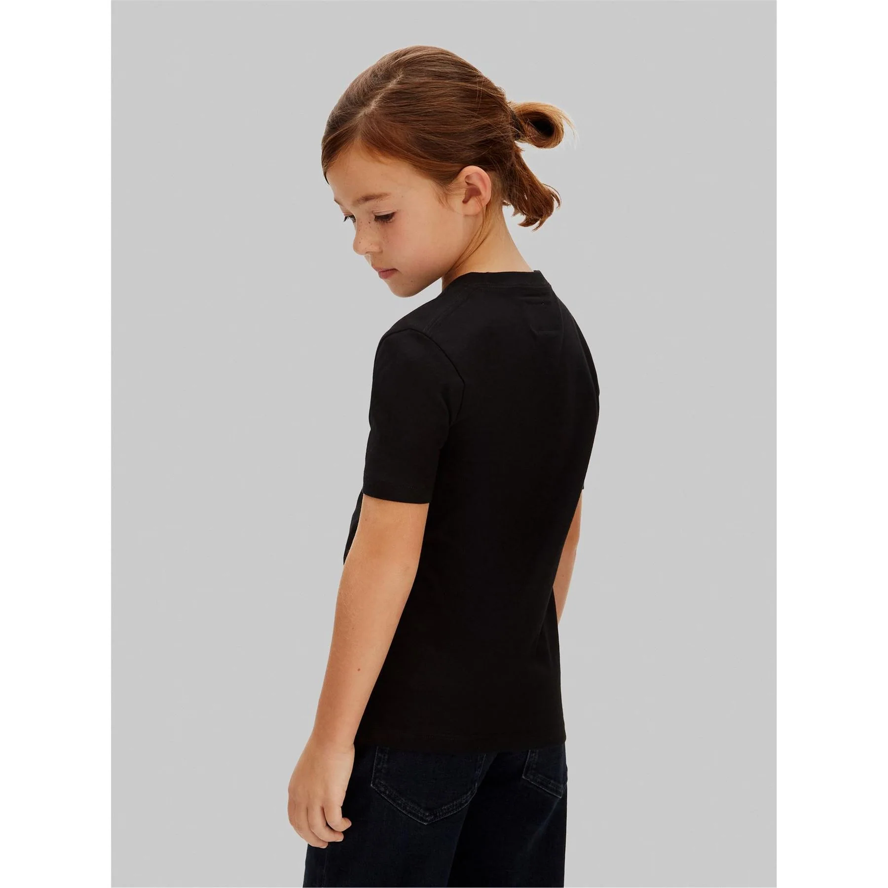 Calvin Klein Jeans Badge Logo Tee Jn62 - Image 5