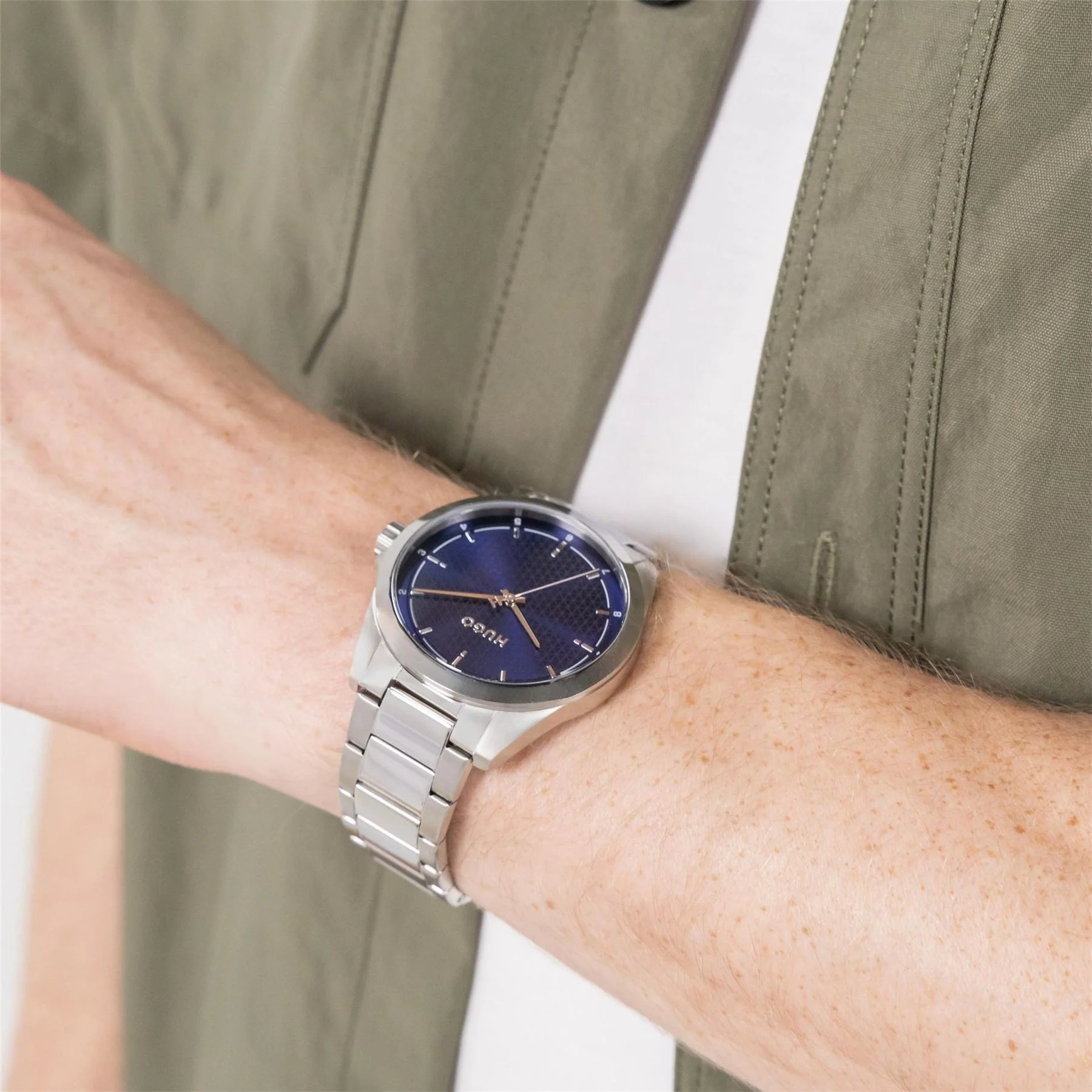 Hugo HUGO #SEAM Bracelet Watch - Image 15