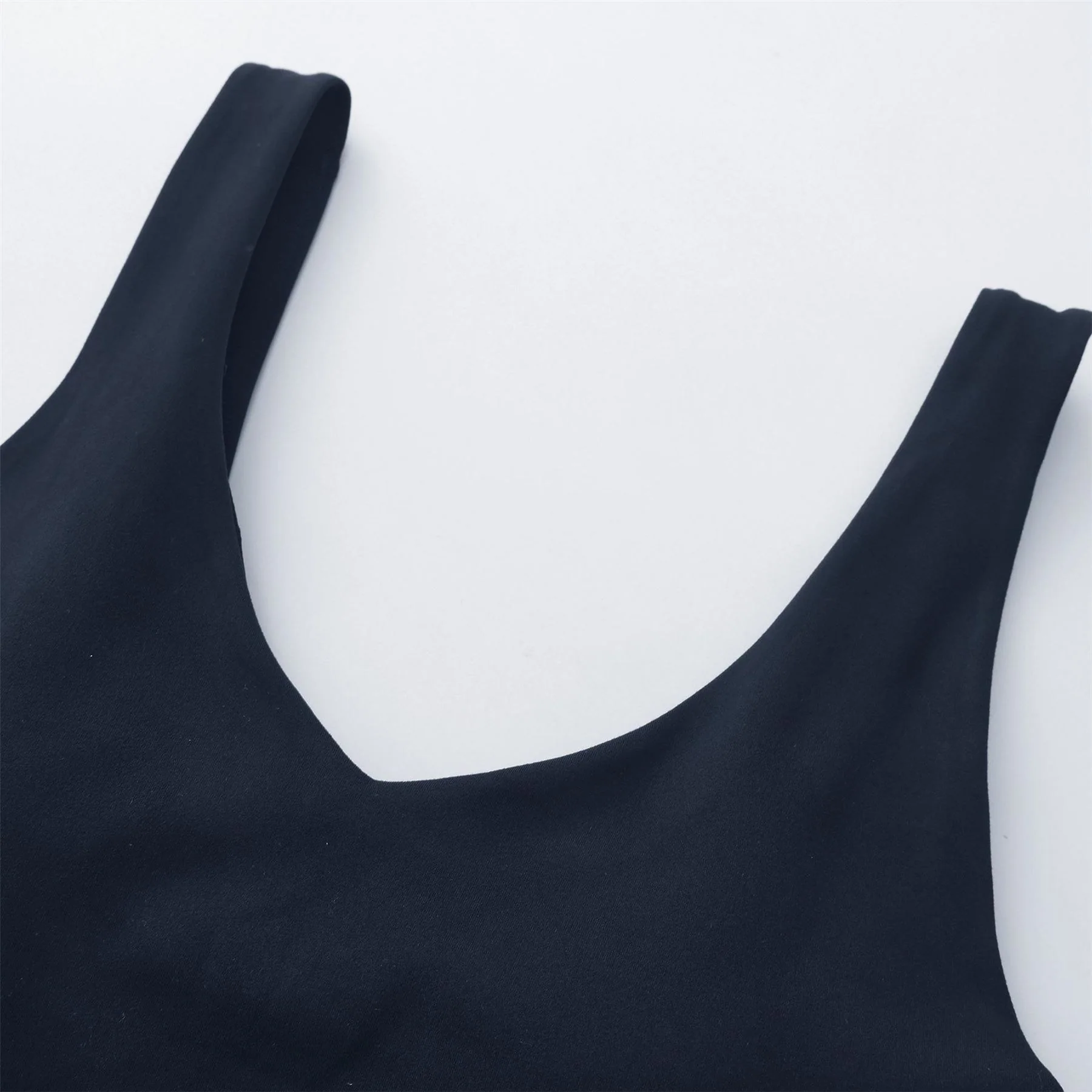 LA Gear Womens V Neck Active Tank Top - Image 6