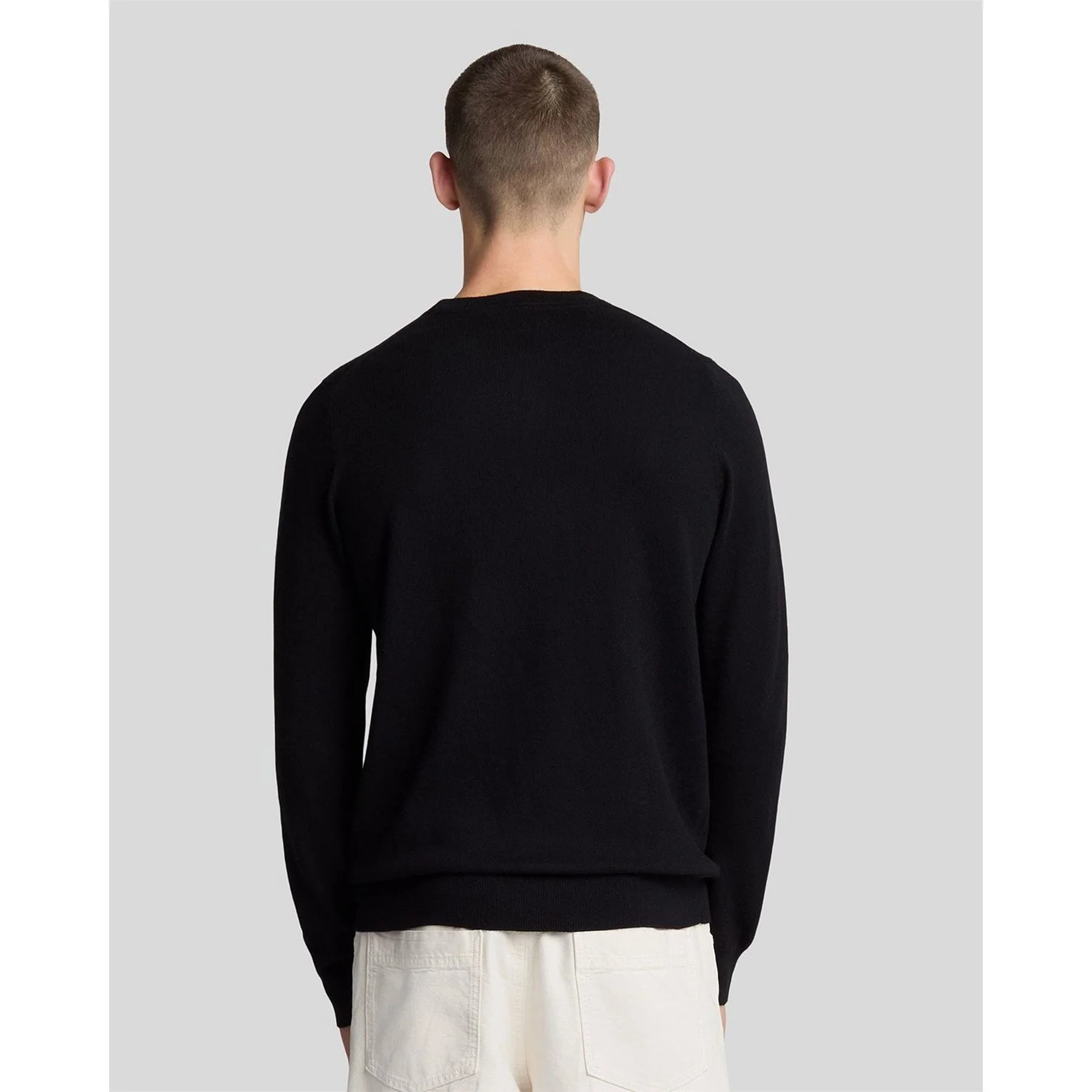 Lyle and Scott Crew Knit Sweater - Image 13