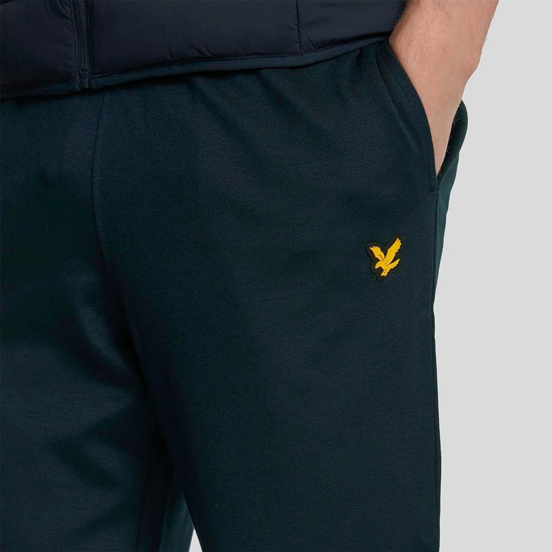 Lyle and Scott Fly Fleece Shorts - Image 4