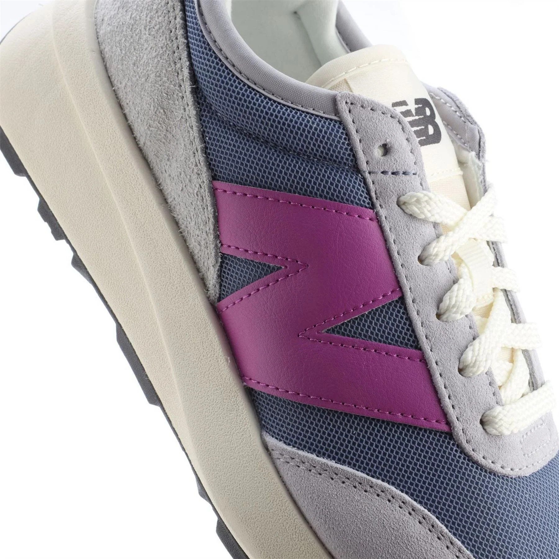New Balance Trainers - Image 5