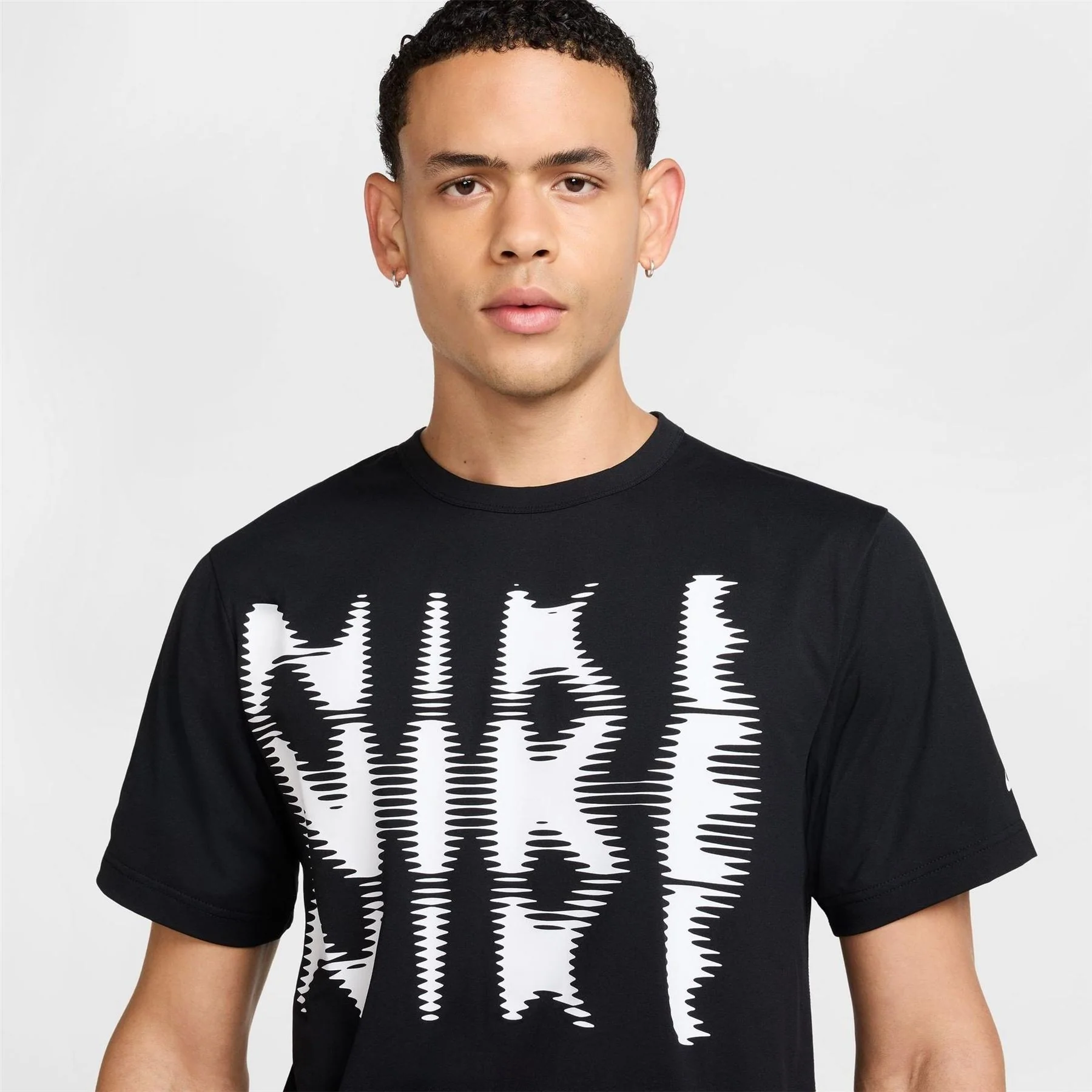 Nike Hyverse Uv Swoosh Short Sleeve Performance T-Shirt - Image 3