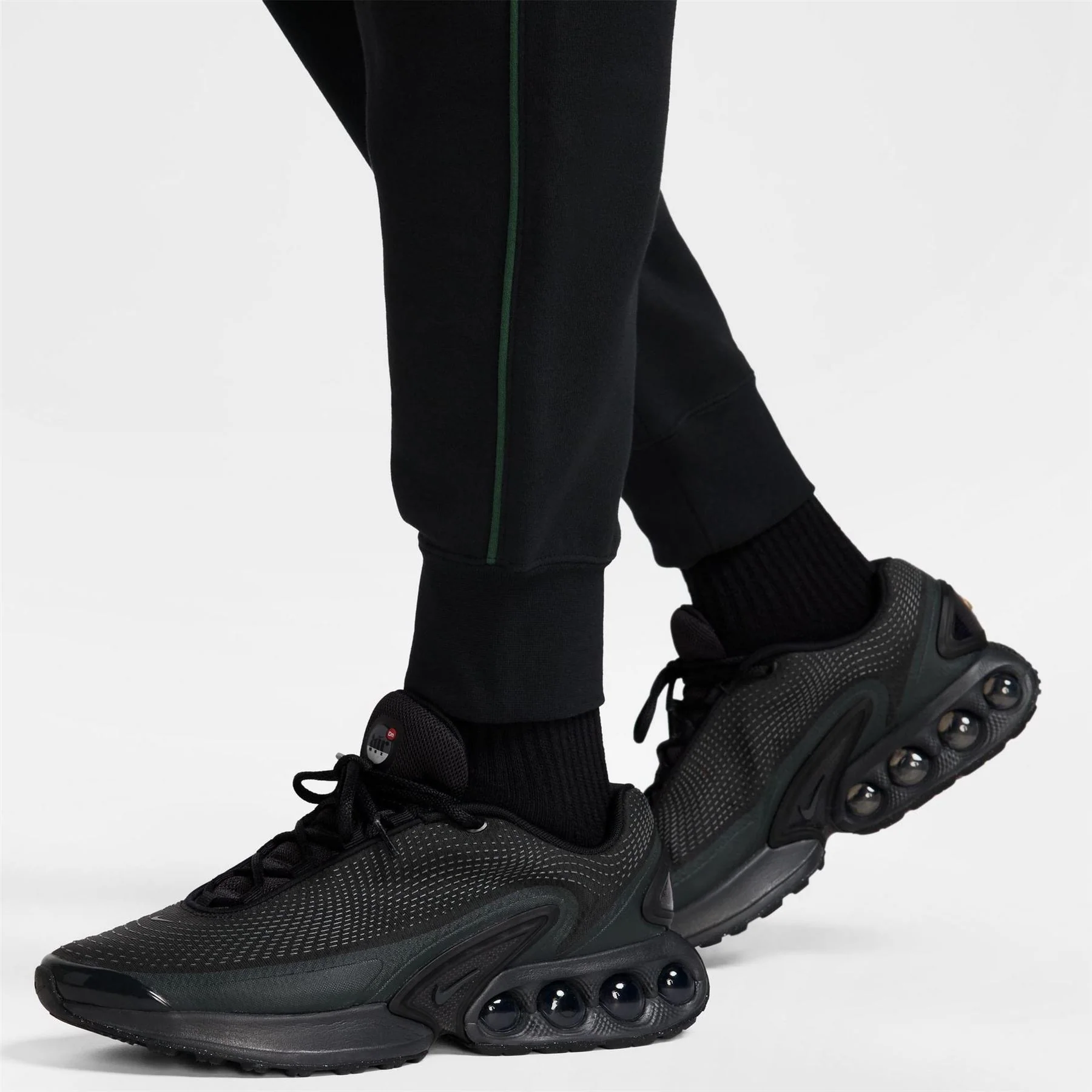 Nike Air Solid Patterned Slim Combat Joggers - Image 12