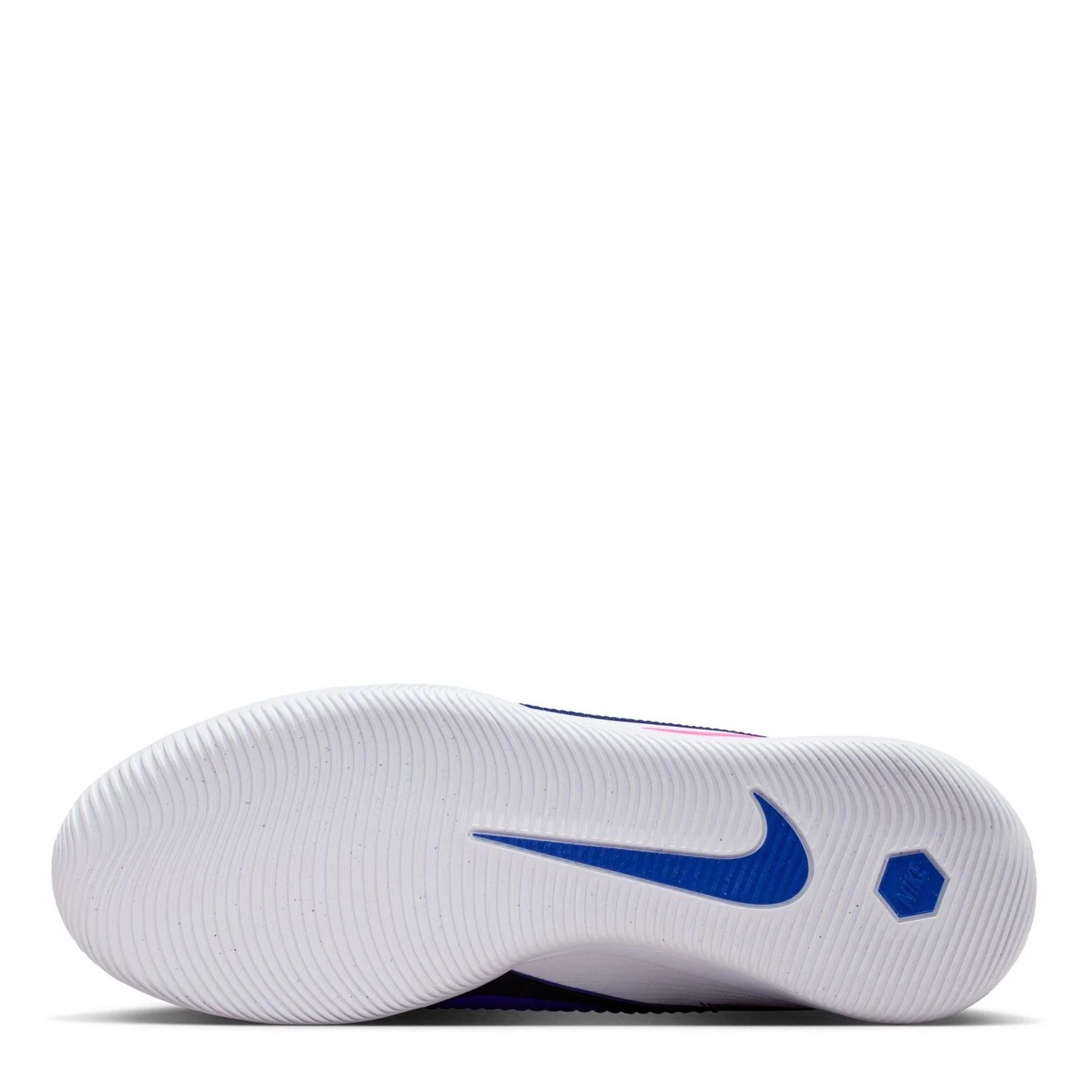 Nike Phantom 6 Low Textured Lace Up Road Shoes - Image 3