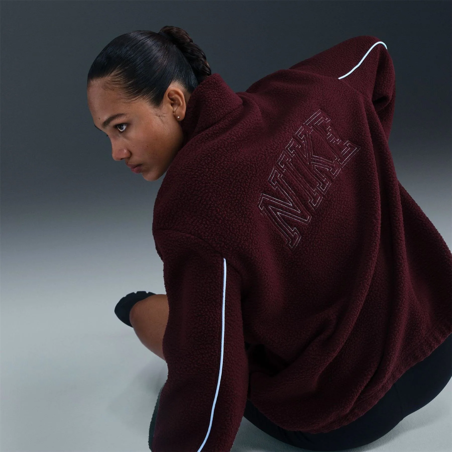 Nike Sherpa Full Zipper Solid Patterned Jacket - Image 4