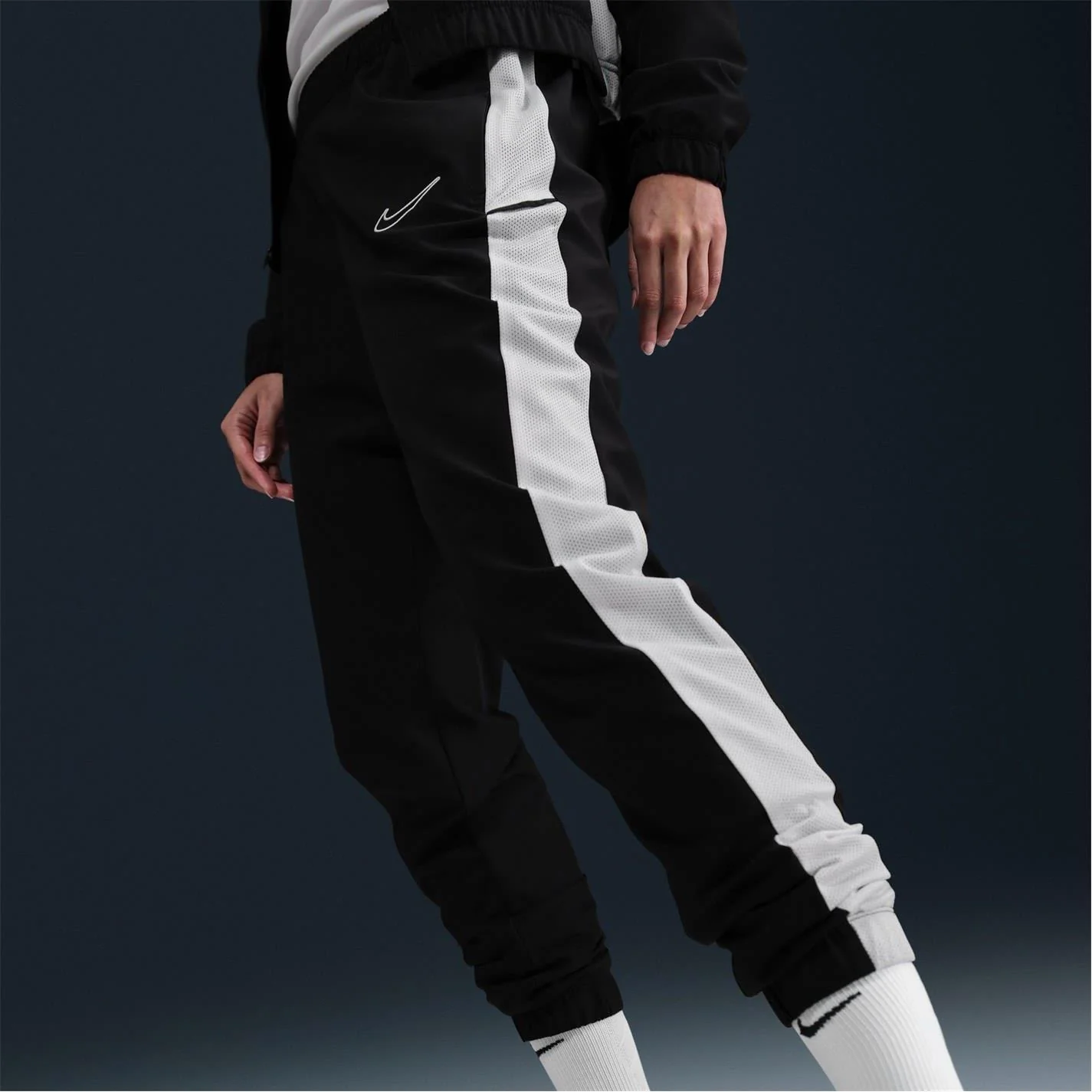 Nike Womens Tracksuit - Image 12
