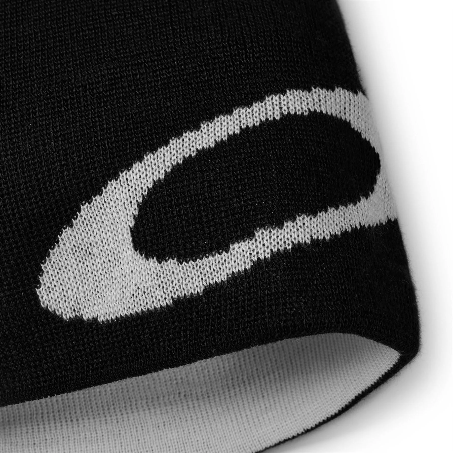 Oakley Ellipse Logo Soft Feel Beanie - Image 6