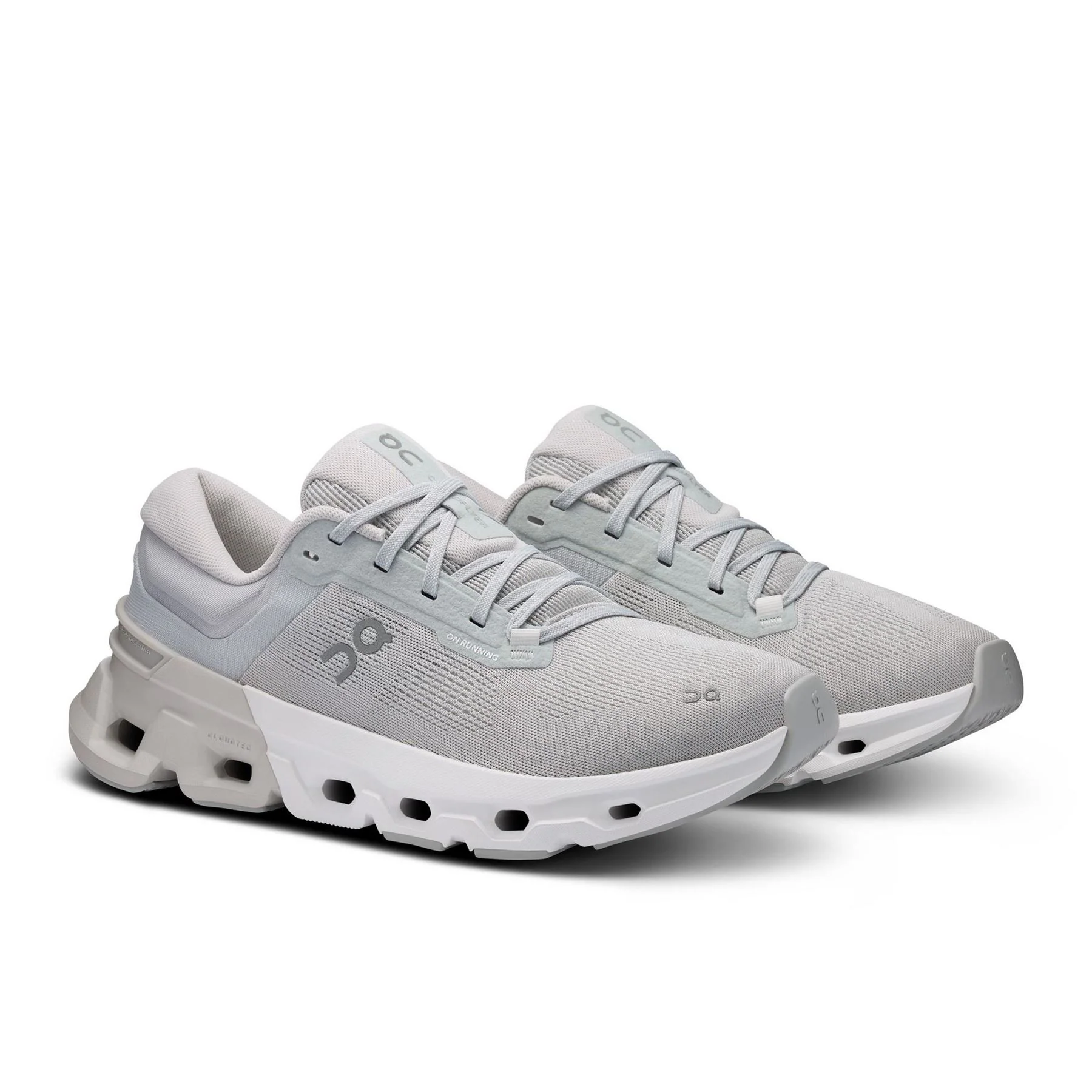On Cloudflyer 5 - Image 16