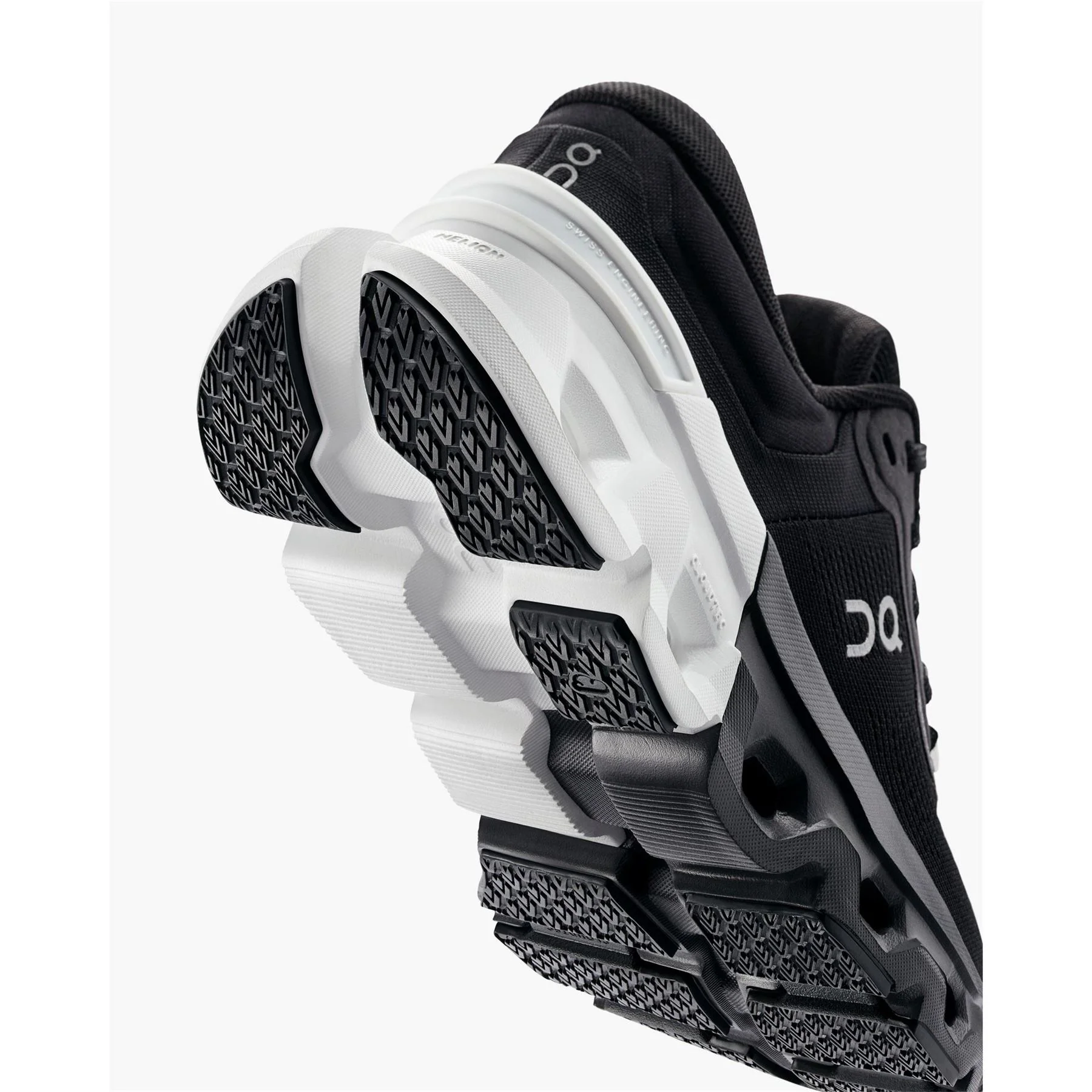 On Cloudflyer 5 - Image 6