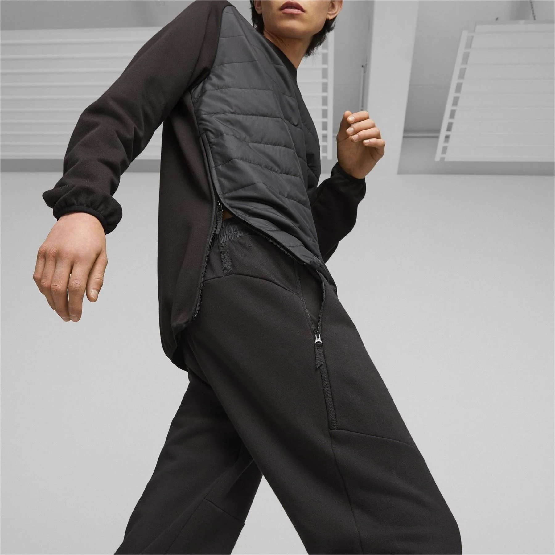 Puma Pumatech Zipped Pocket Joggers - Image 12