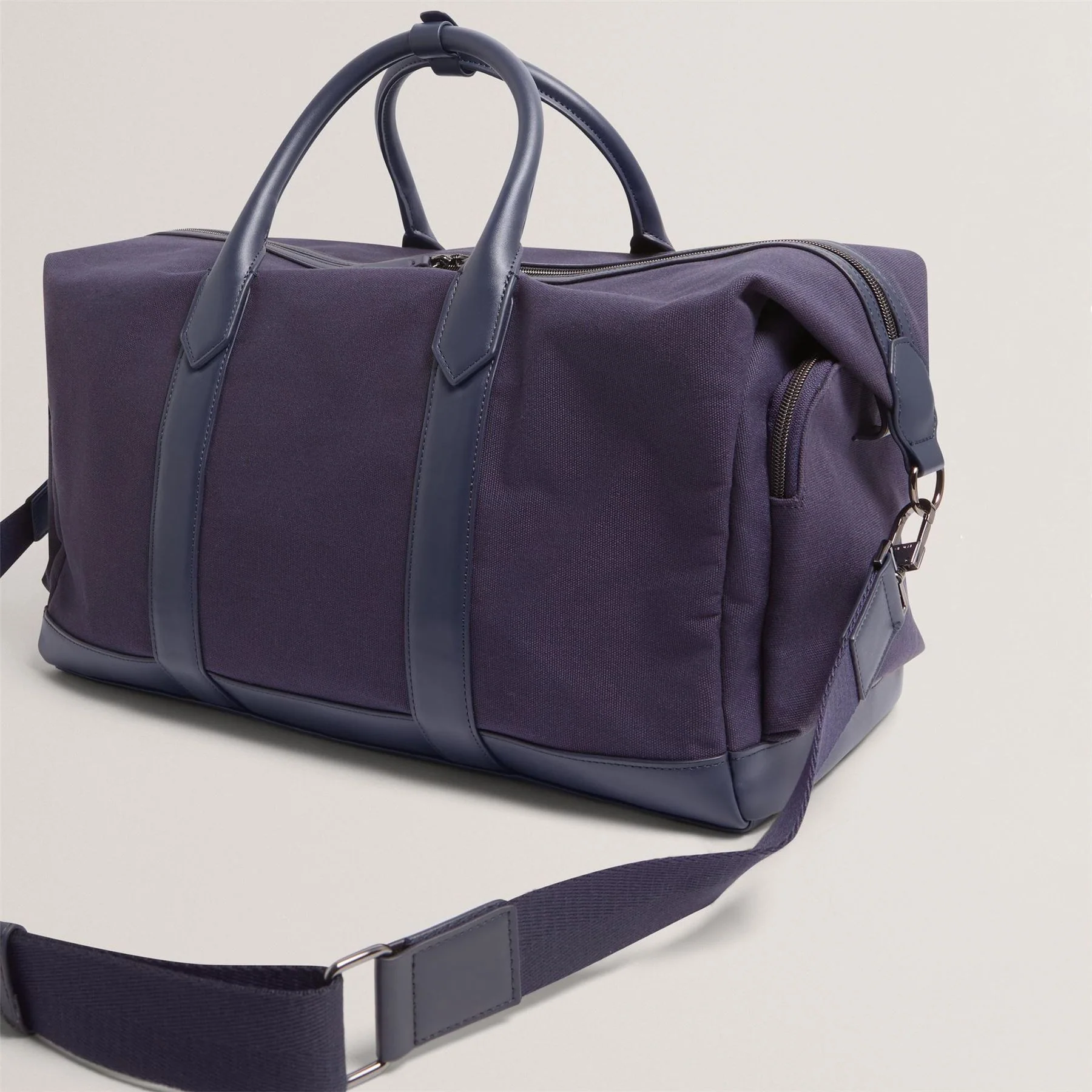 Ted Baker Cnv Studdet Hold Sn62 - Image 2