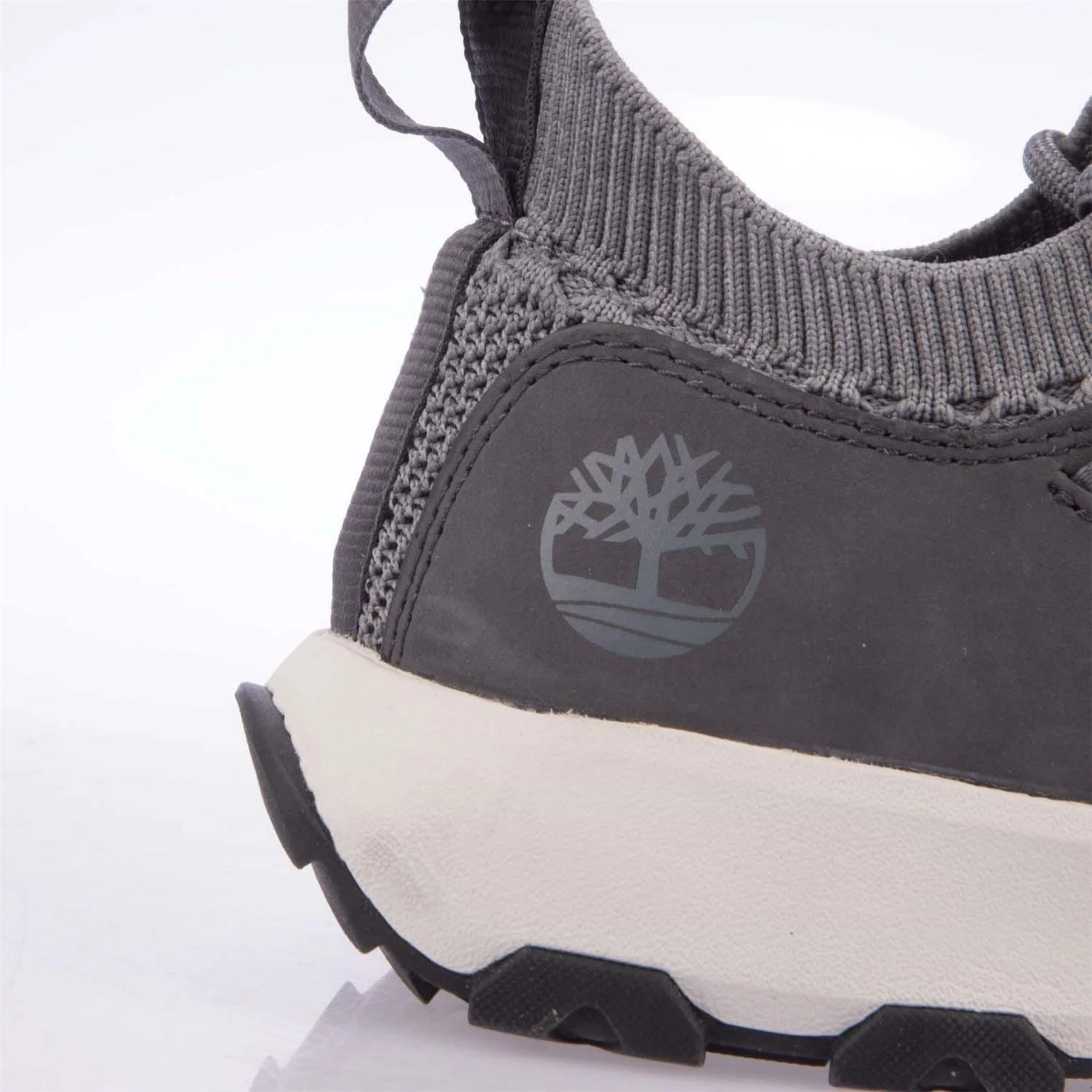 Timberland Winsor Trail Low Trainers - Image 6