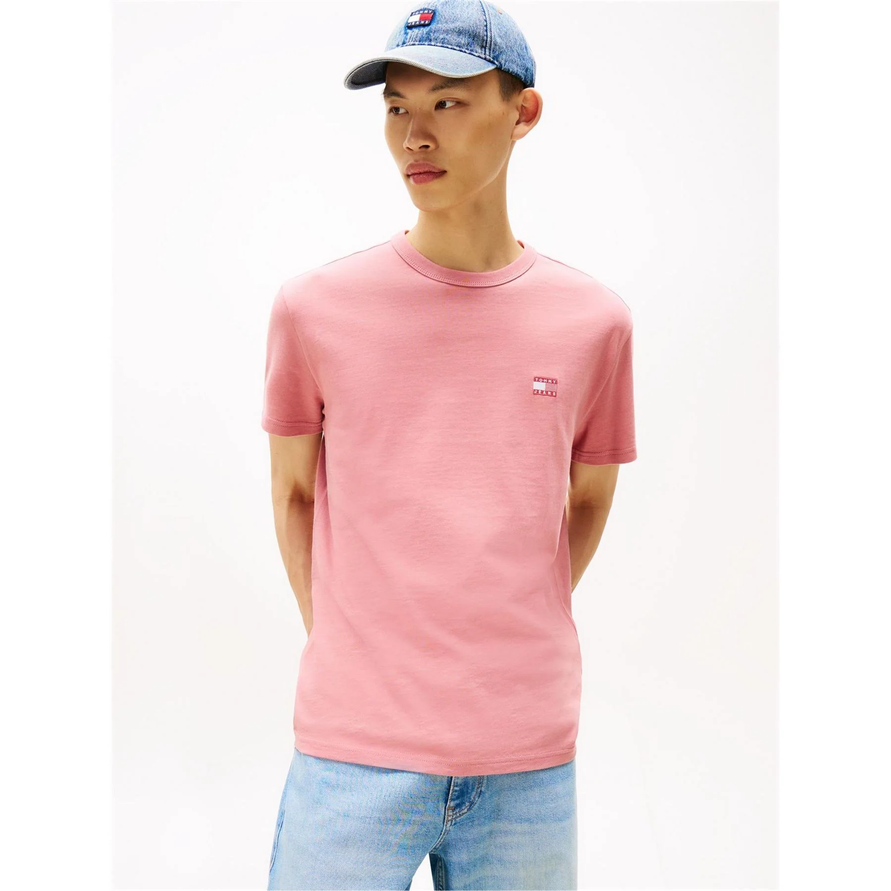 Tommy Jeans Tommy Small Badge T-Shirt - Image 37