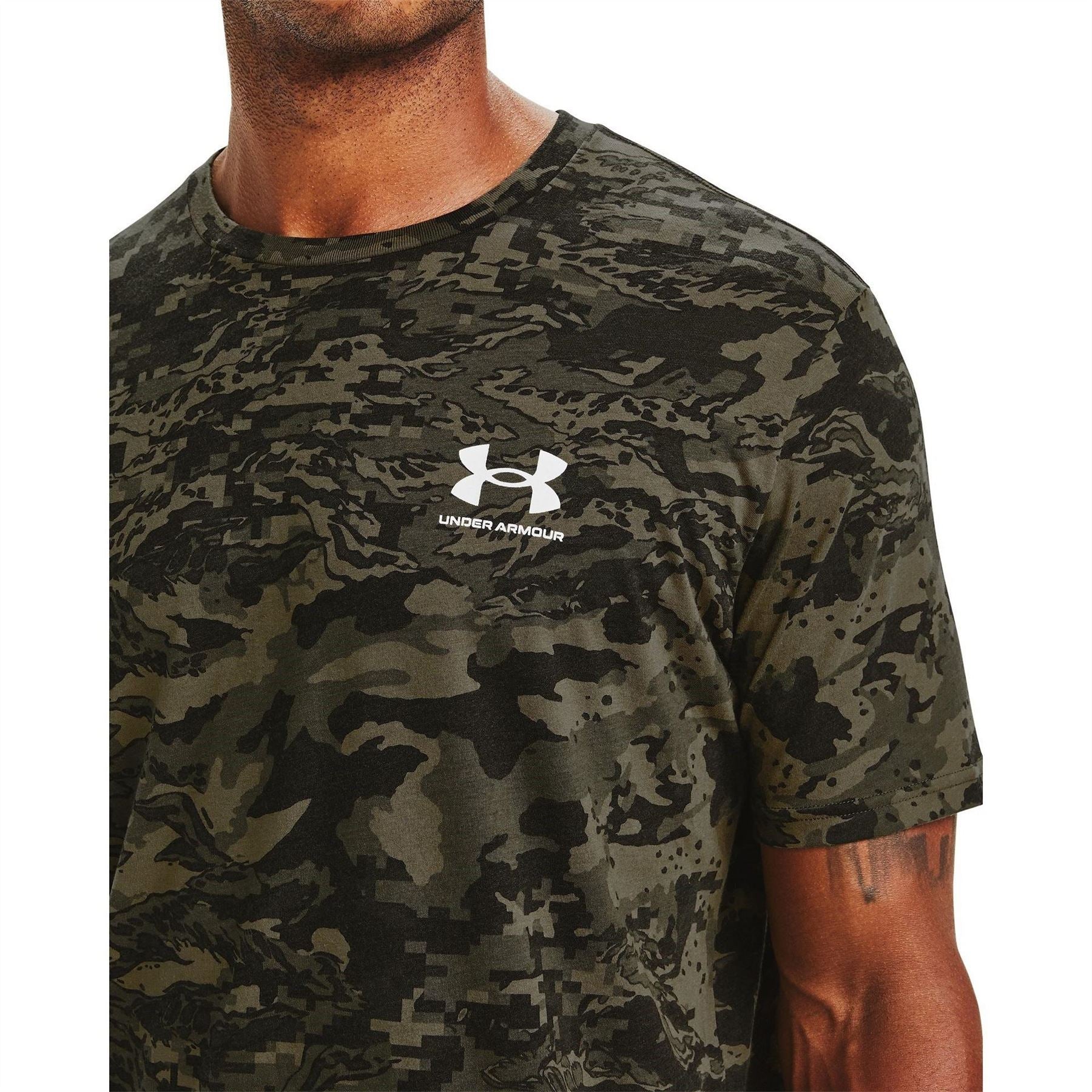 Under Armour Camo Regular Fit Crew Neck Short Sleeve T-Shirt - Image 20